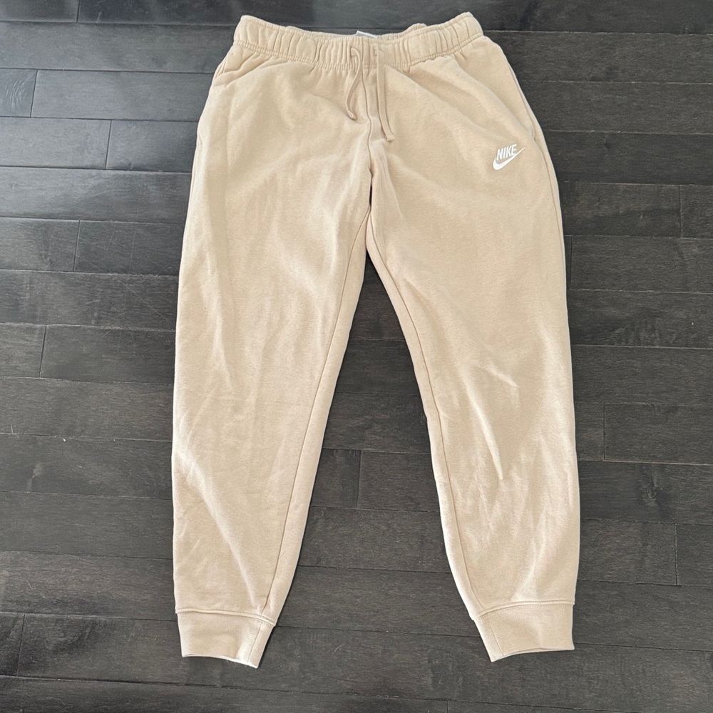 Women’s medium Nike sweatpants